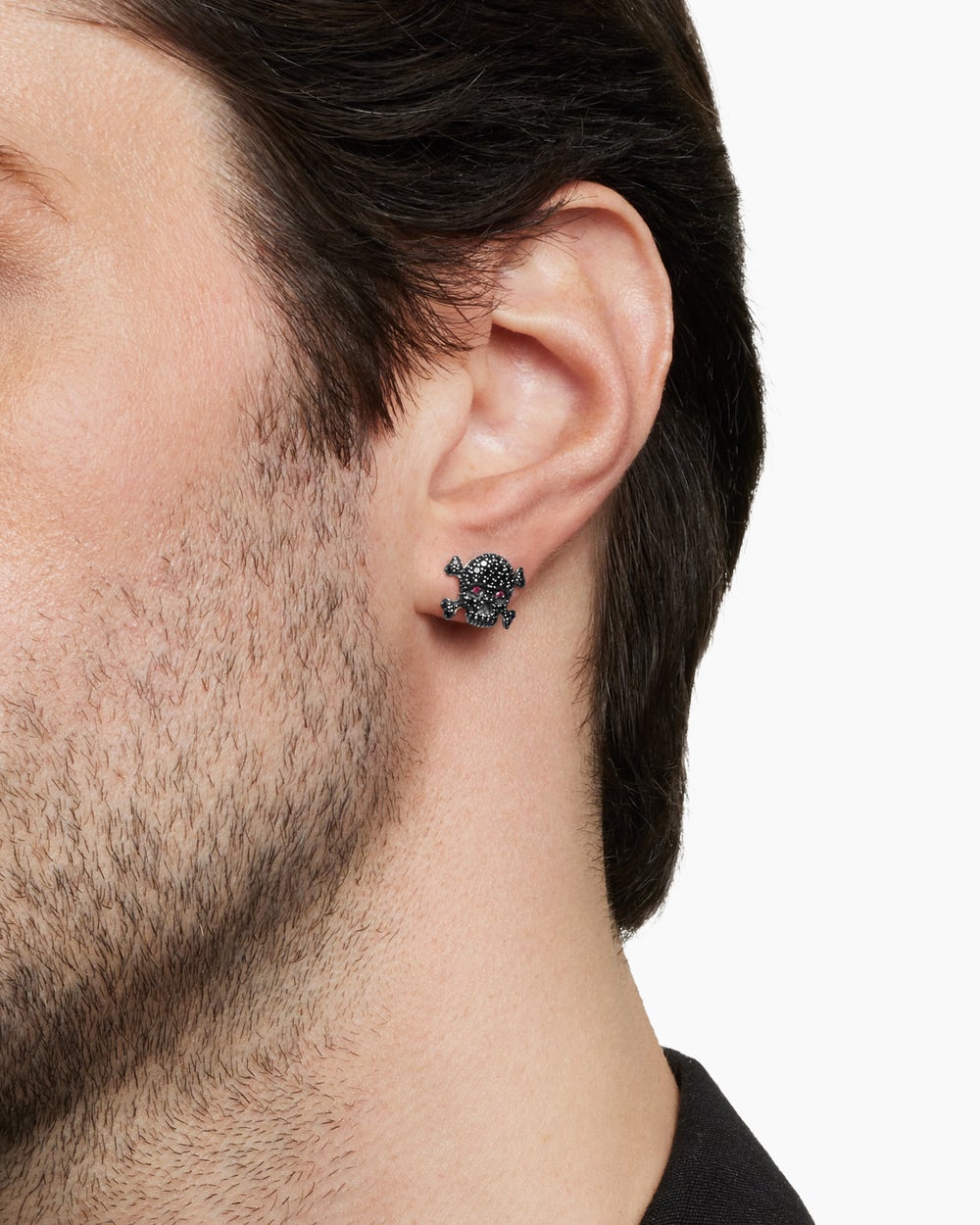 Clous d’oreilles Crâne pavé en argent sterling avec diamants noirs et rubis, 13,5 mm hommes