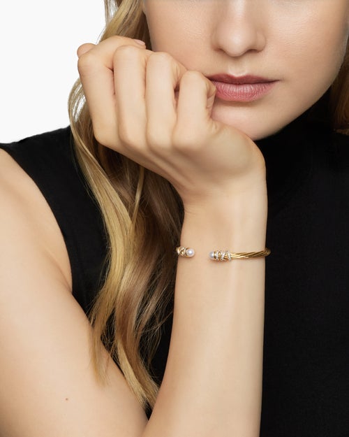 Womens Helena Bracelet in 18K Yellow Gold with Pearls and Diamonds, 4mm