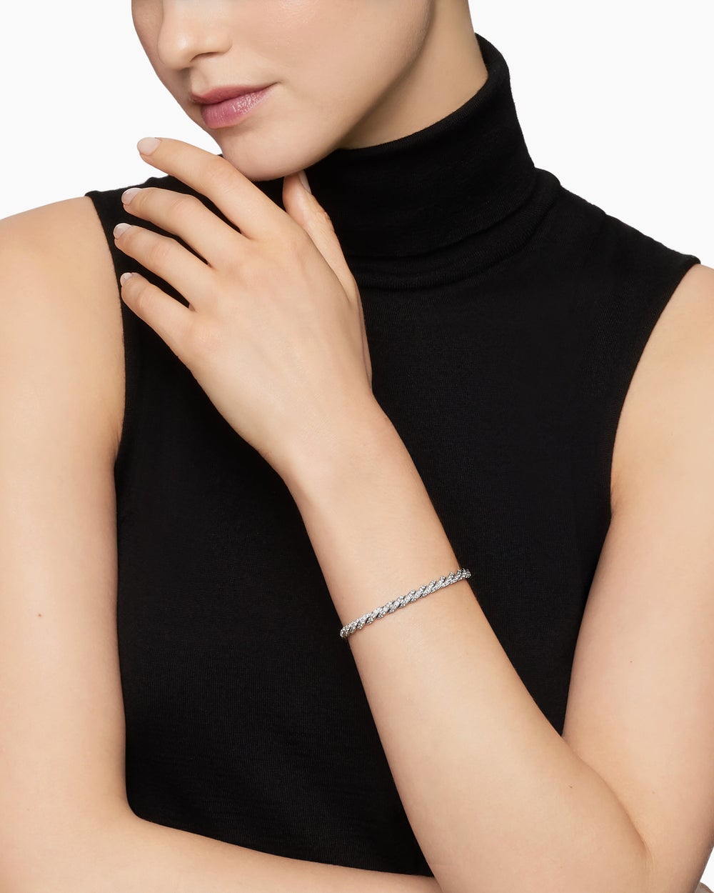 Womens Sculpted Cable Flex Bracelet in 18K White Gold with Diamonds, 5mm