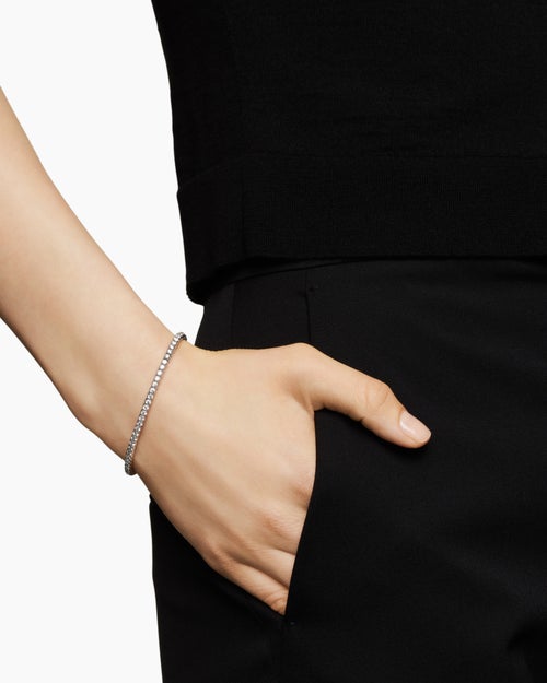 Womens Pavé Stretch Bracelet in 18K White Gold with Diamonds, 3mm