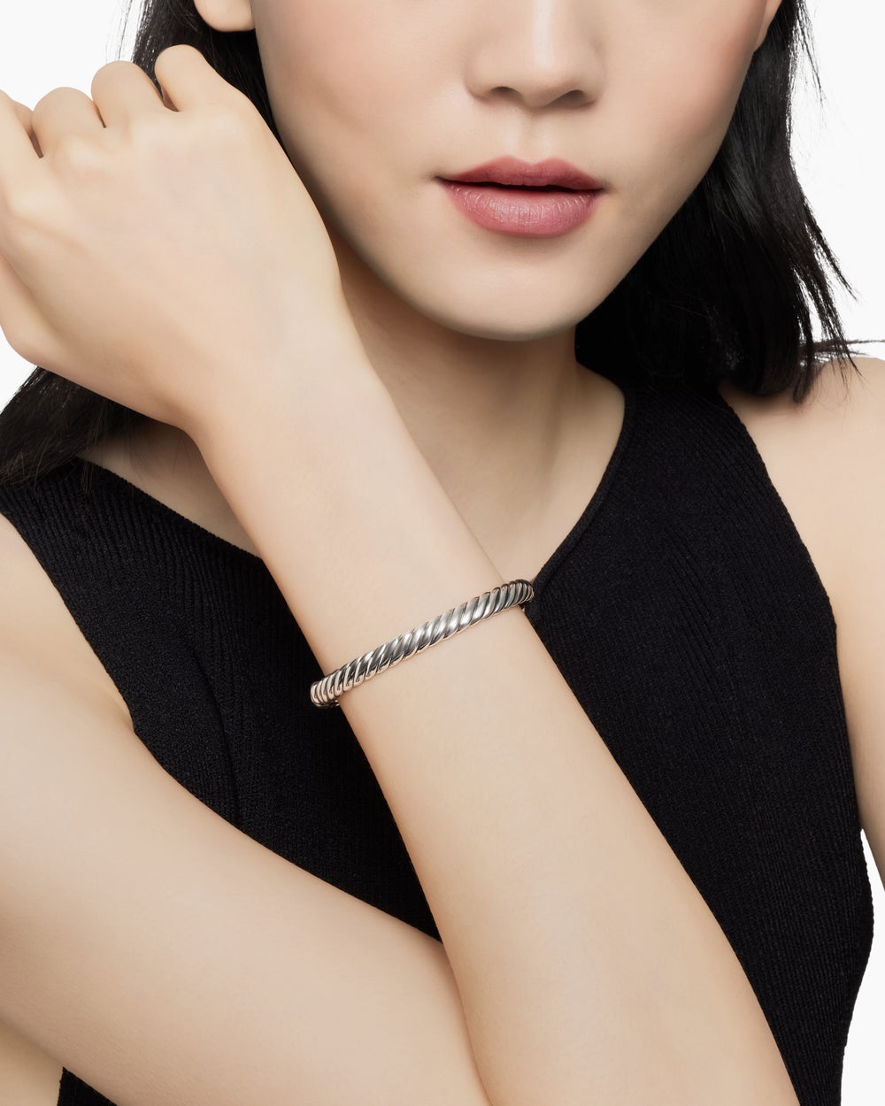 Womens Sculpted Cable Bangle Bracelet in Sterling Silver, 7mm
