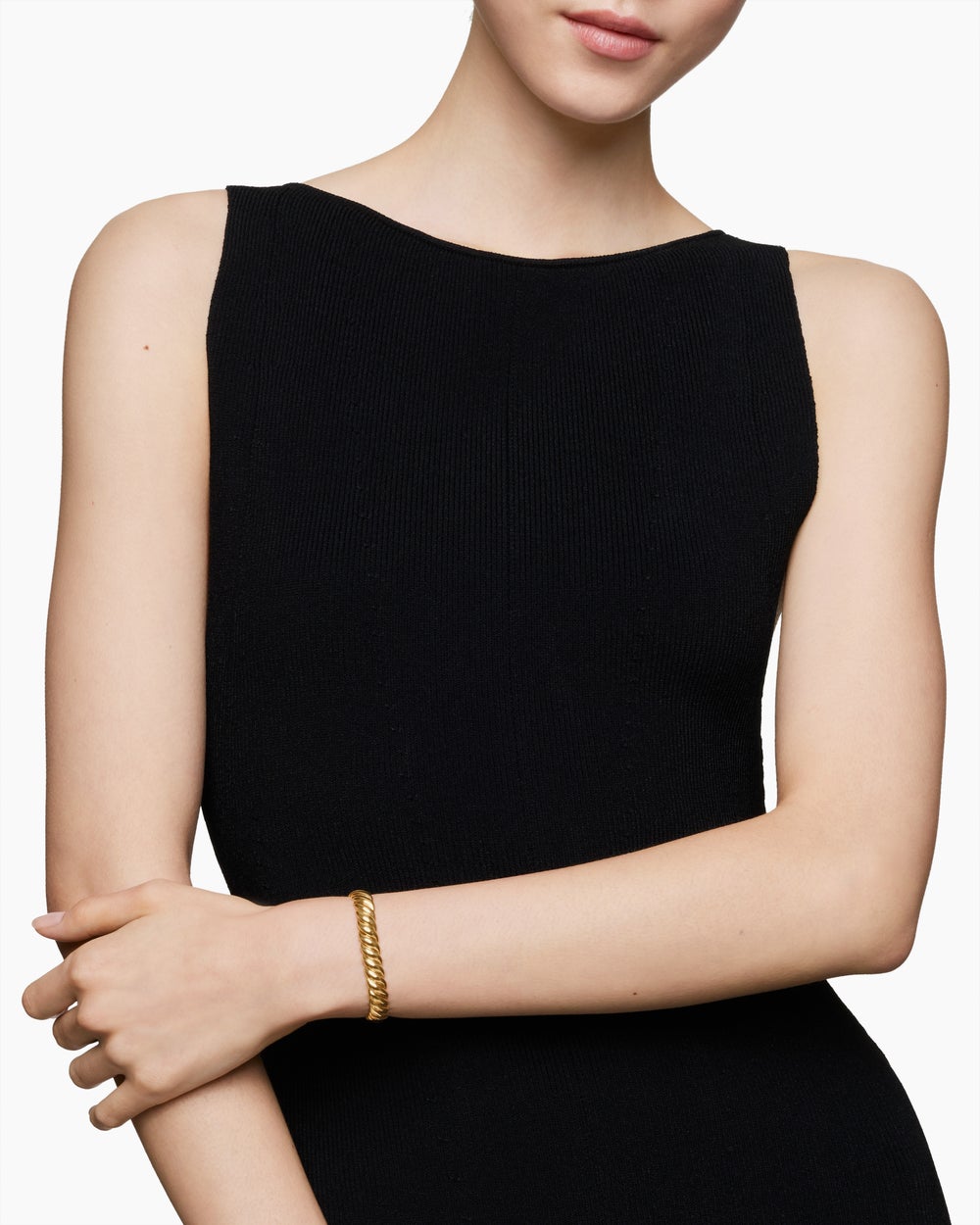 Womens Sculpted Cable Bracelet in 18ct Yellow Gold, 8.5mm