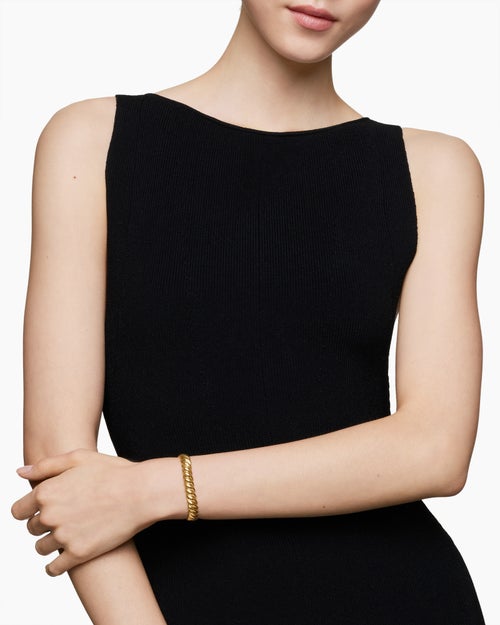 Womens Sculpted Cable Bracelet in 18K Yellow Gold, 8.5mm