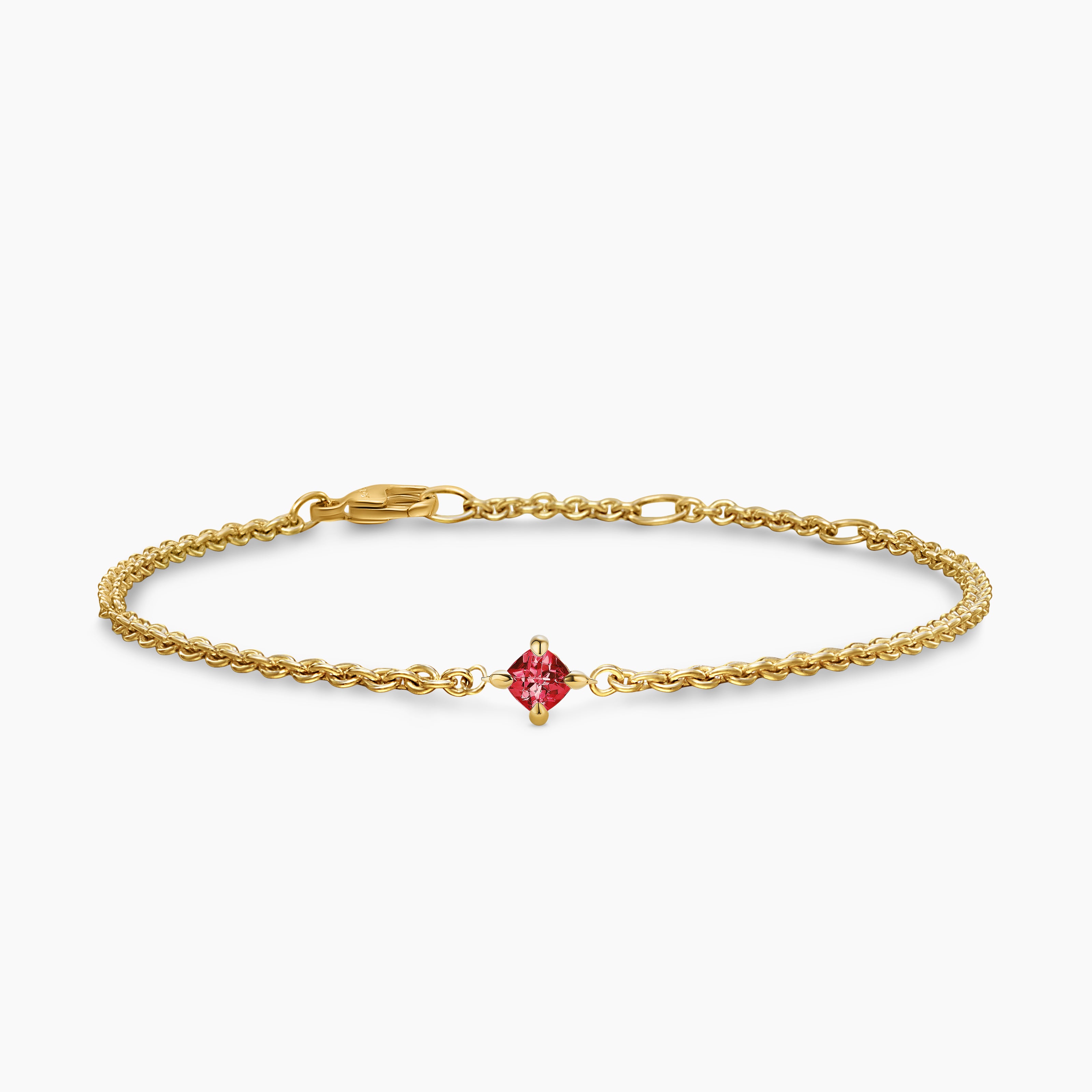 Womens Micro Chatelaine&reg; Chain Bracelet in 18K Yellow Gold with Garnet, 4mm