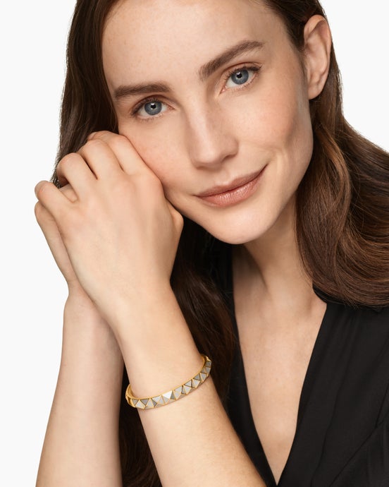 Pyramid Cuff Bracelet in 18K Yellow Gold with Mother of Pearl, 8mm