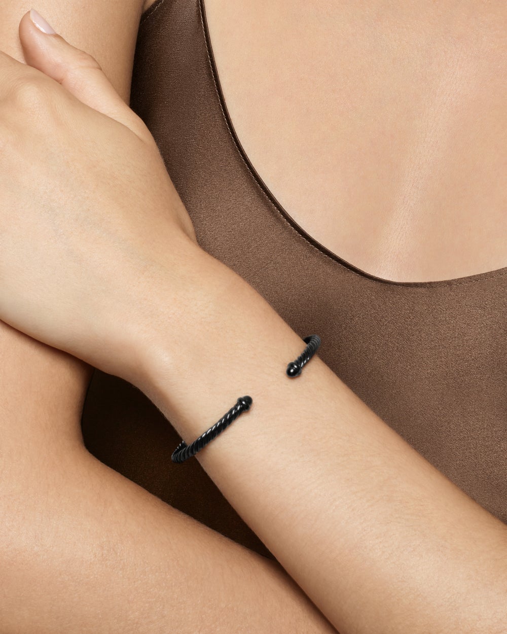 Womens Classic Cable Bracelet in Black Aluminum, 4mm