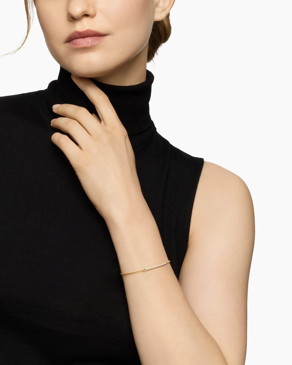 Womens Sculpted Cable Bar Chain Bracelet in 18K Yellow Gold with Diamonds, 2mm