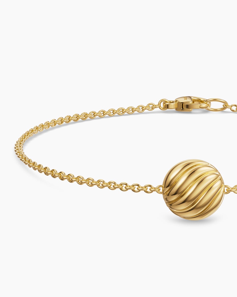 Womens Sculpted Cable Centre Station Chain Bracelet in 18K Yellow Gold, 10mm