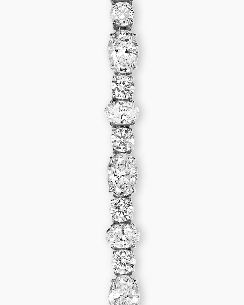 Womens Tennis Bracelet in 18K White Gold with Diamonds, 2.5-4.5mm