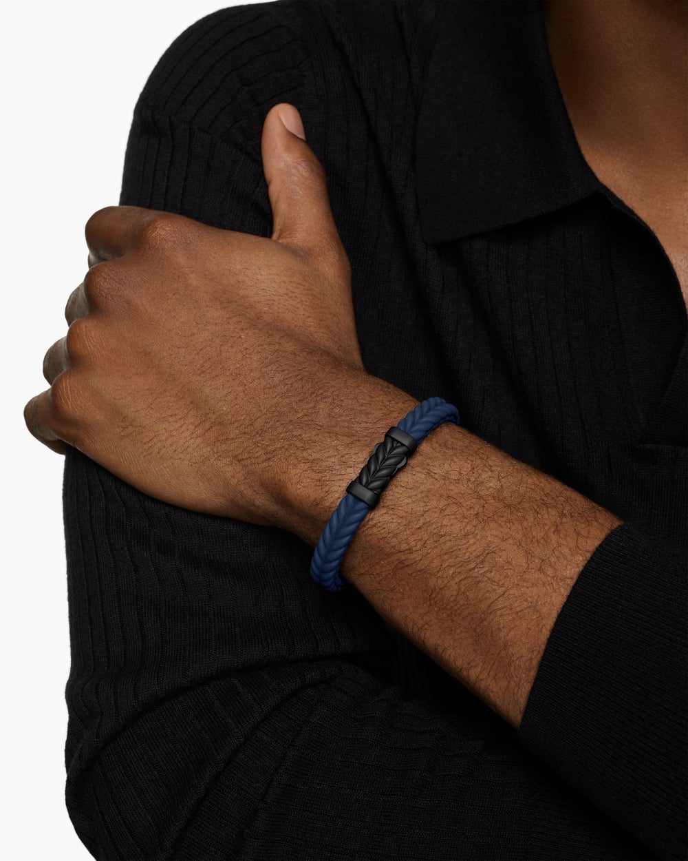 Mens Chevron Rubber Bracelet with Black Titanium, 9mm