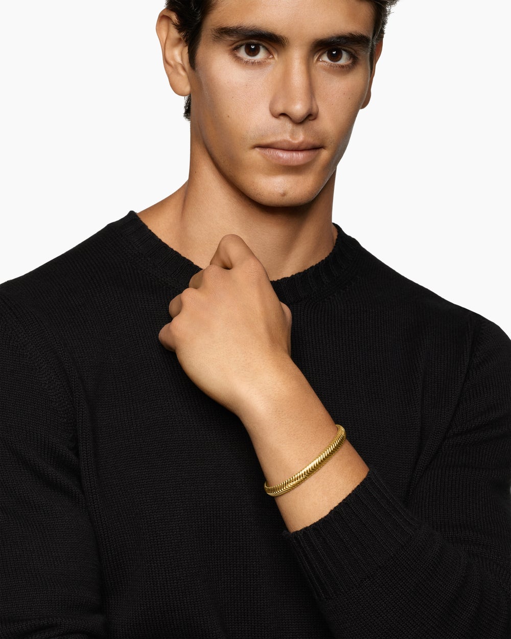 Mens Chevron Cuff Bracelet in 18K Yellow Gold, 8mm