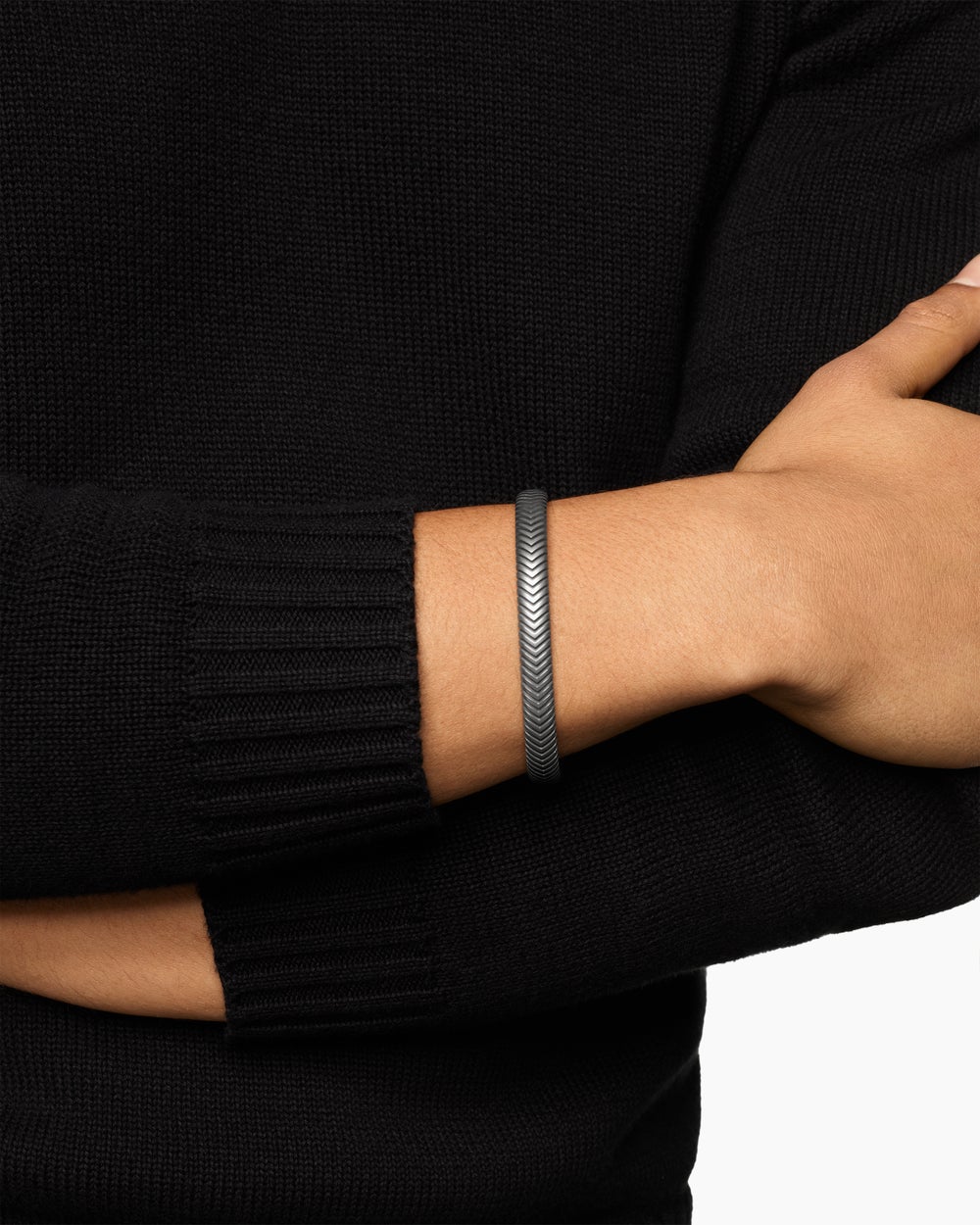 Mens Chevron Cuff Bracelet in Anthracite Titanium, 8mm