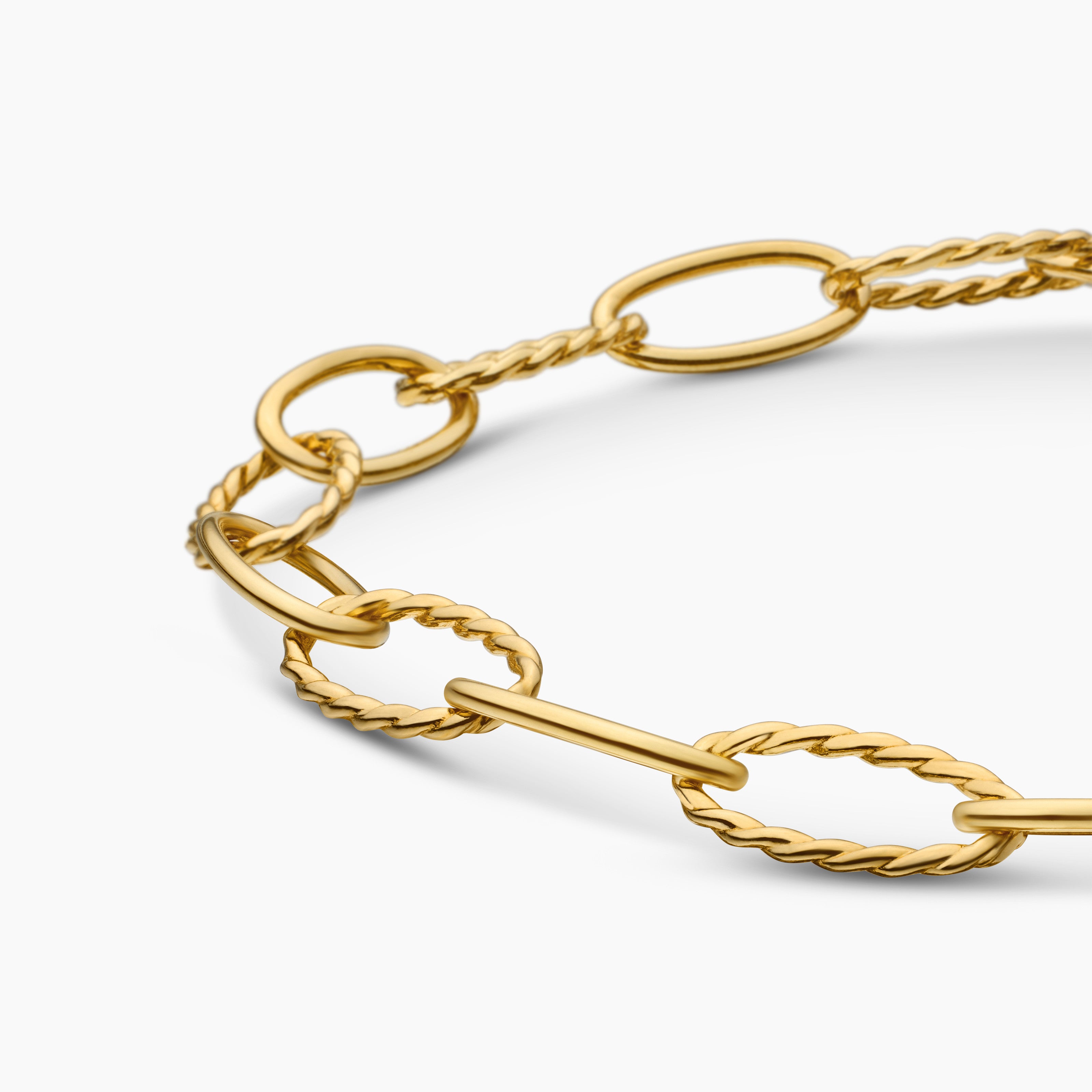 Oval Link Bracelet in 18K Yellow Gold, 11.3mm | David Yurman