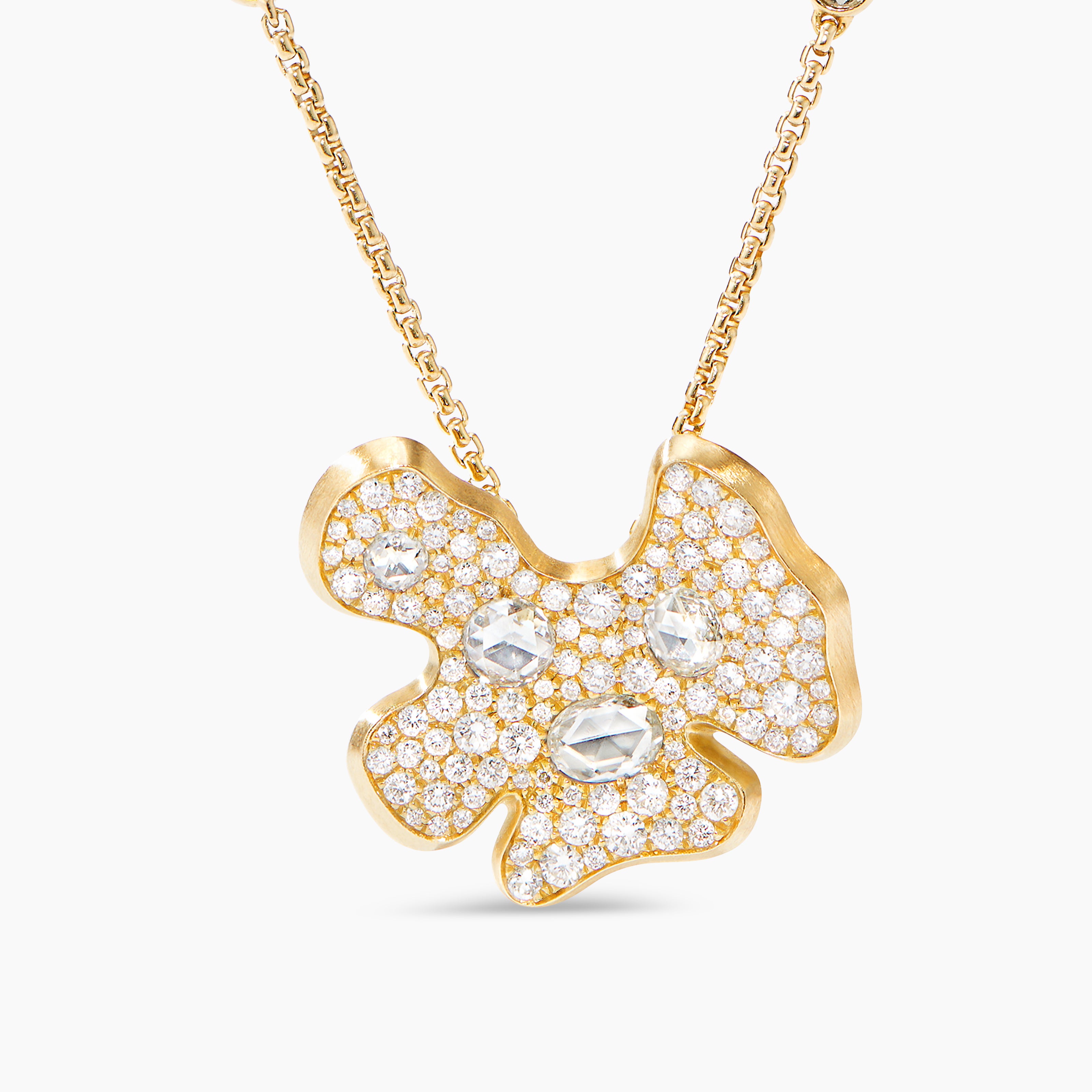 Womens Petals Pendant Necklace in Yellow Gold with Diamonds