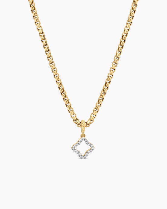 Quatrefoil Amulet in 18K Yellow Gold with Diamonds, 11mm