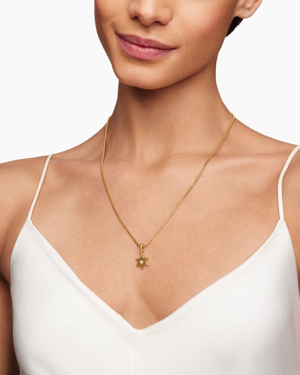 Star of David Amulet in 18K Yellow Gold with Center Diamond, 13.2mm