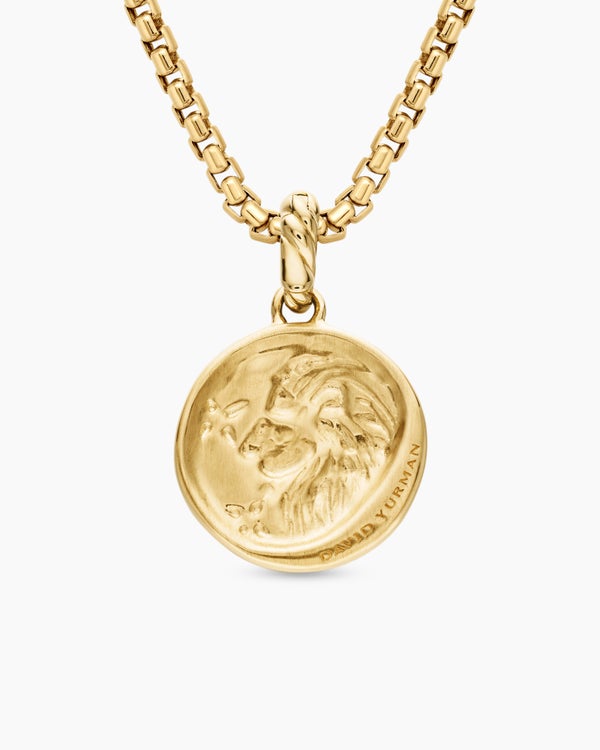 Leo Amulet in 18K Yellow Gold with Diamonds, 19mm