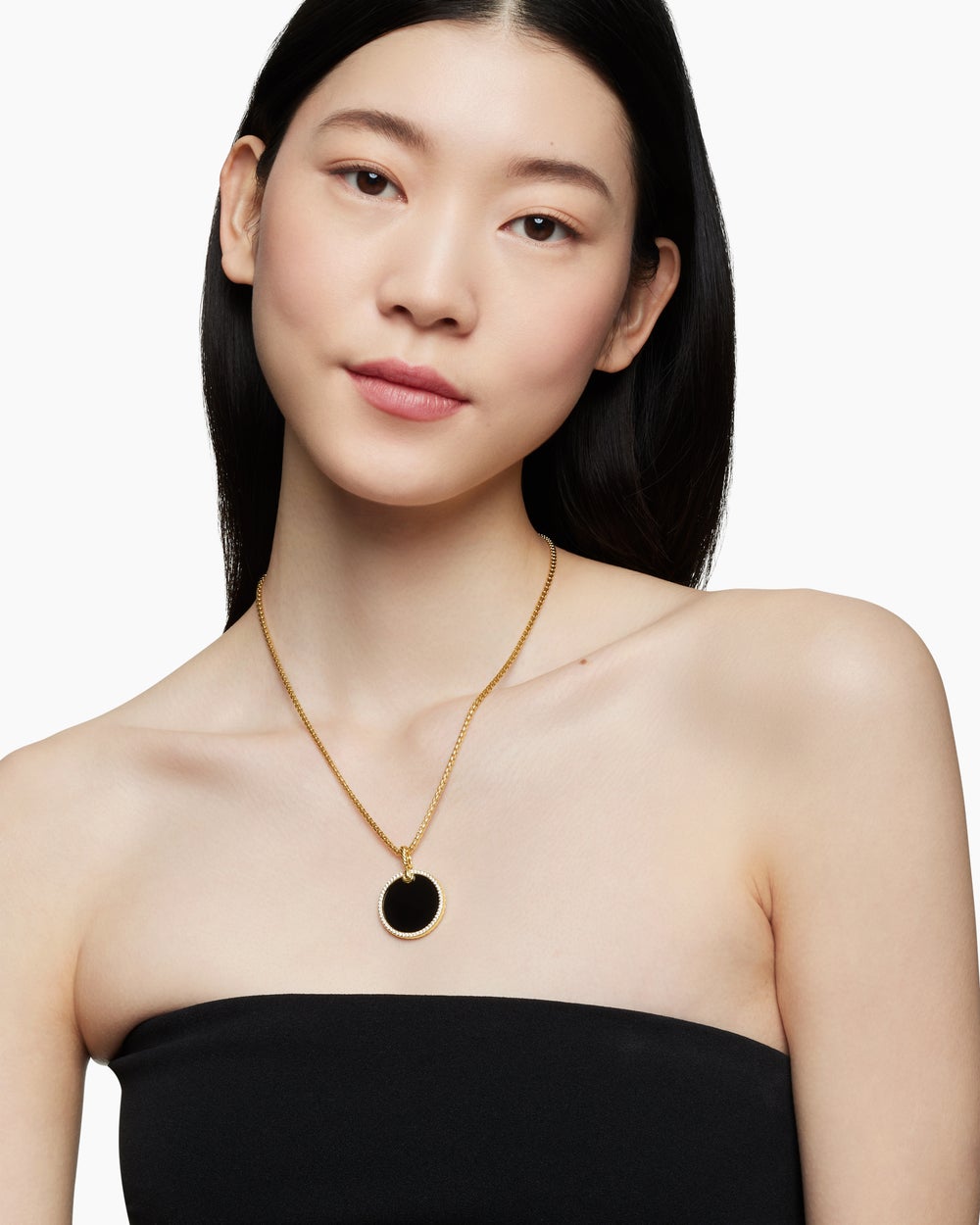 Pendentif disque DY Elements® en or jaune 18 carats avec onyx noir et bordure de diamants, 24 mm femmes