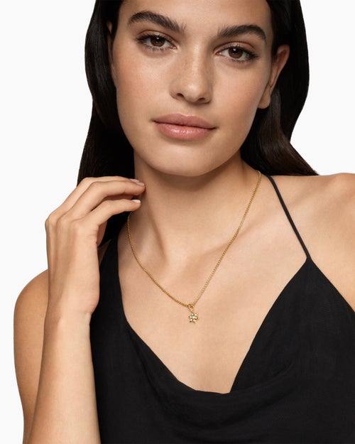 Womens Petite Star of David Pendant in 18K Yellow Gold with Diamonds, 11.2mm