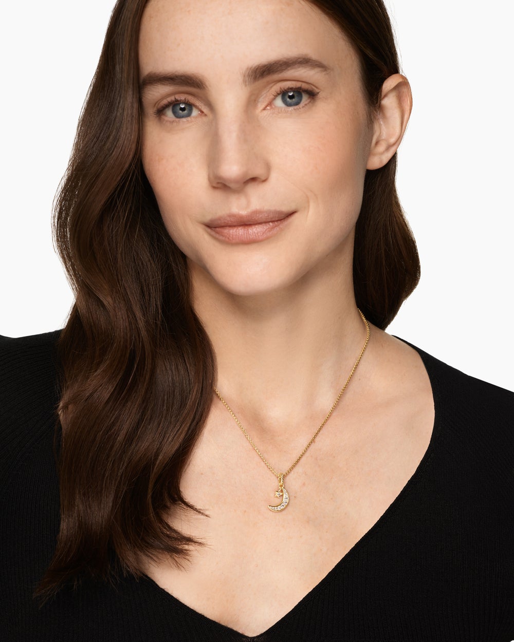 Womens Crescent Amulet in 18K Yellow Gold with Diamonds, 16.5mm