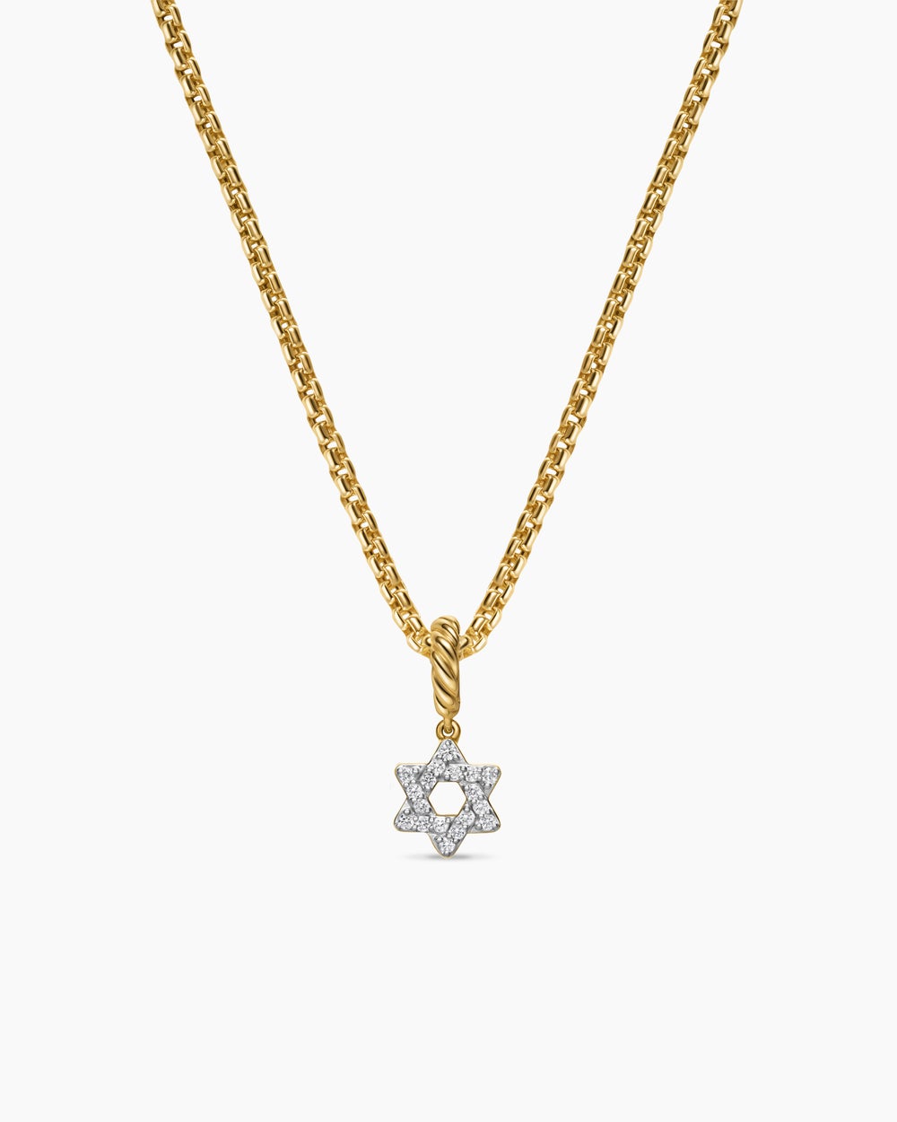 Amulette à micro pavé Étoile de David en or jaune 18 carats avec diamants, 7,4 mm femmes