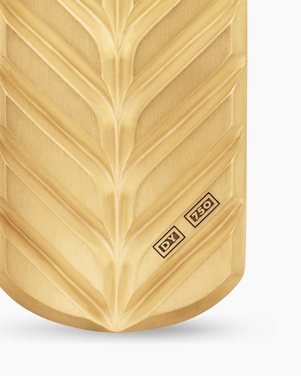 Mens Chevron Tag in 18K Yellow Gold, 35mm