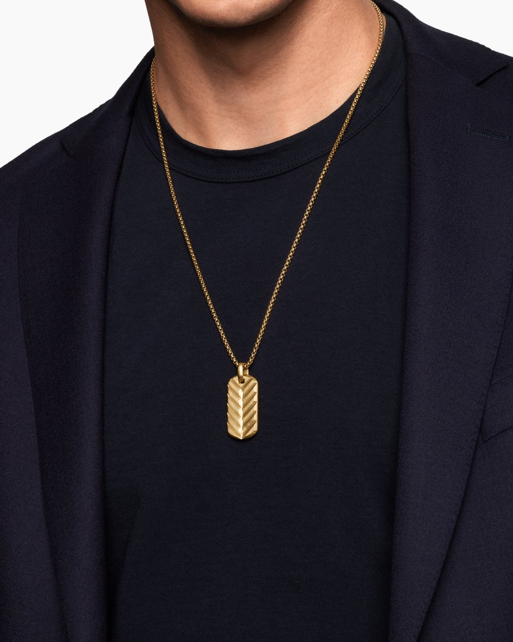 Mens Chevron Tag in 18K Yellow Gold, 35mm