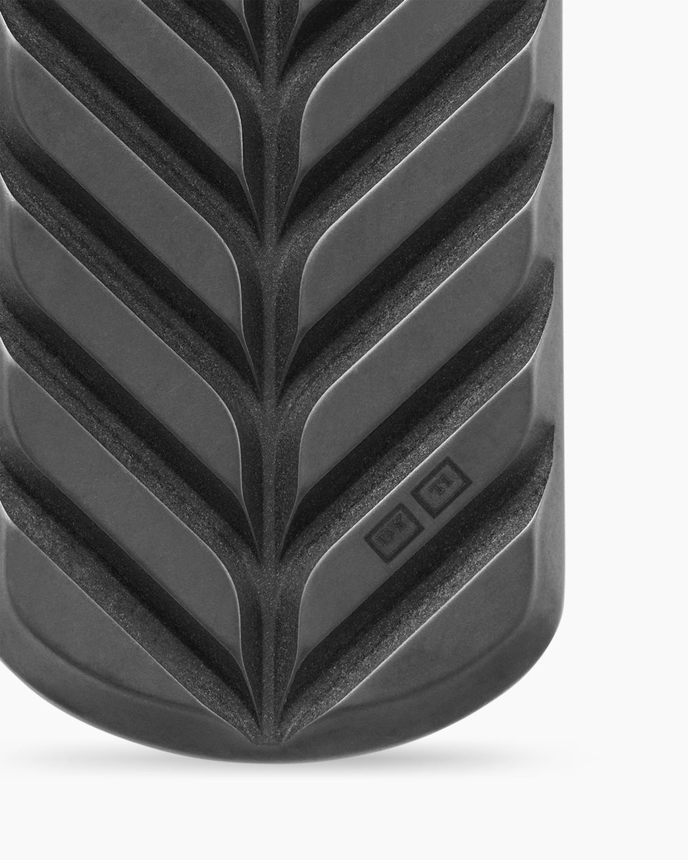 Mens Chevron Tag in Black Titanium, 35mm