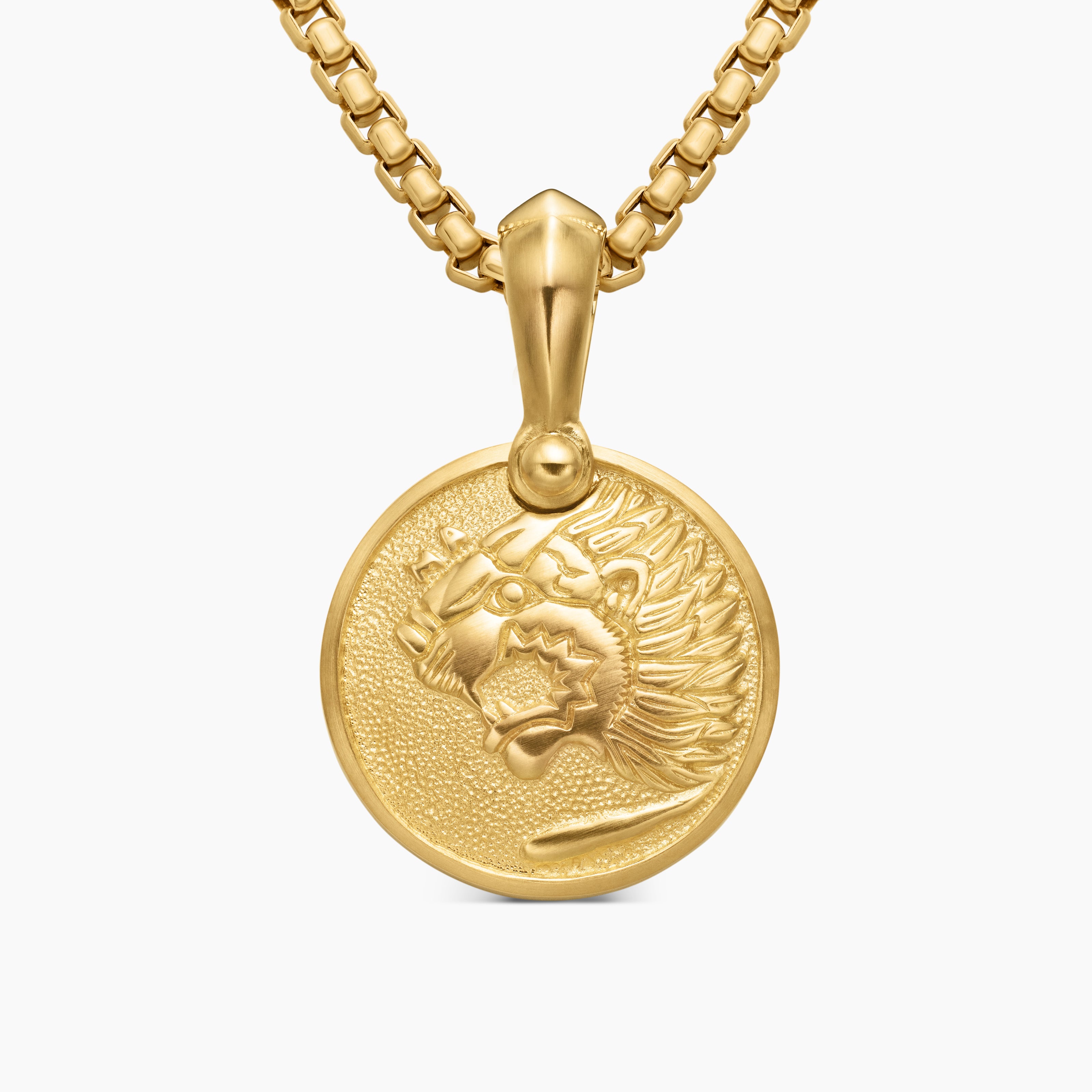 Mens Petrvs&reg; Lion Amulet in 18K Yellow Gold, 19.3mm