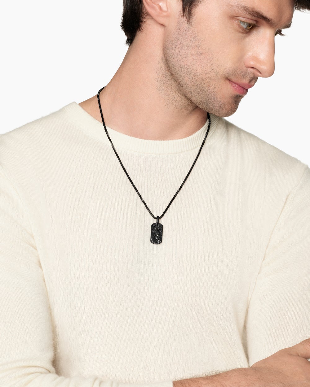 Médaille à chevrons en titane noir avec argent sterling et diamants noirs, 27 mm hommes