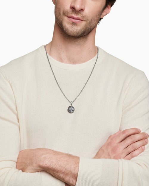 Mens Leo Amulet in Sterling Silver with 18K Yellow Gold, 23mm