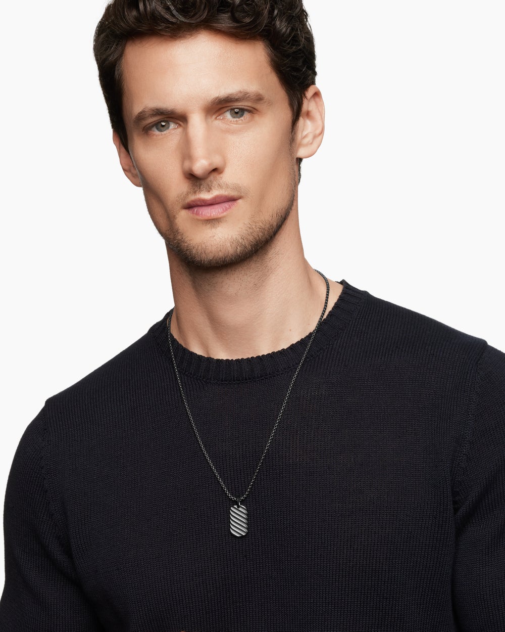 Médaille Sculpted Cable en titane noir, 27 mm homme