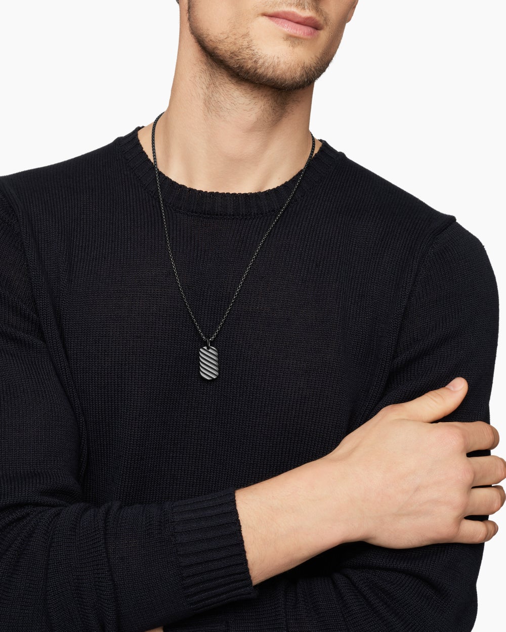 Médaille Sculpted Cable en titane noir, 27 mm homme