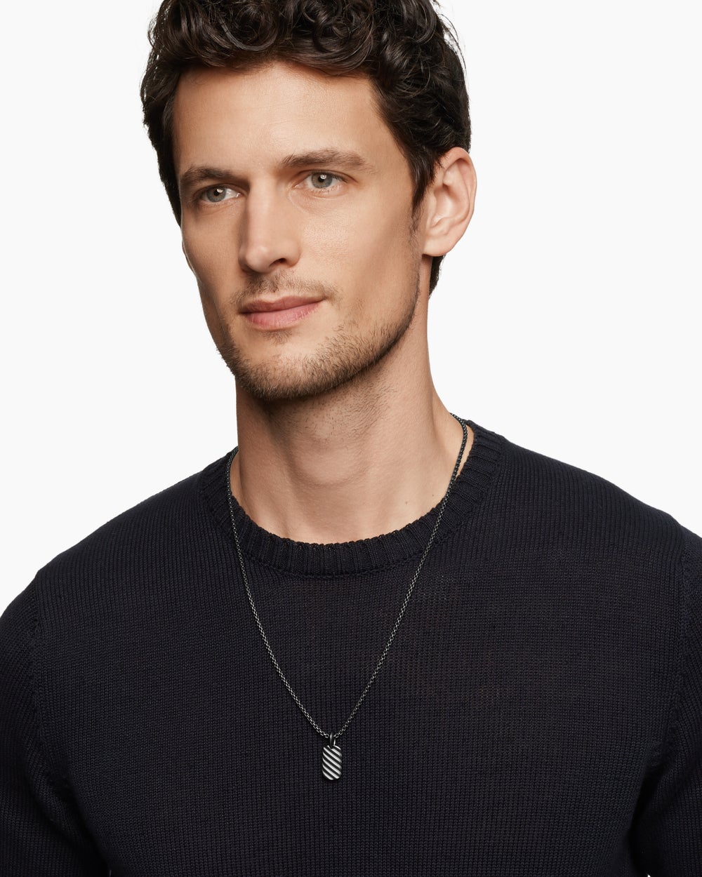 Médaille Sculpted Cable en titane noir, 21 mm homme