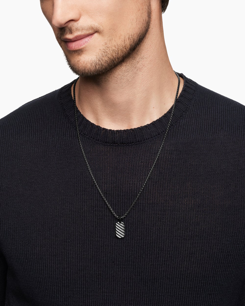 Médaille Sculpted Cable en titane noir, 21 mm homme