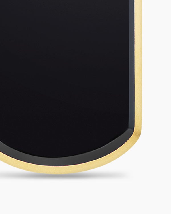 Chevron Tag in 18K Yellow Gold with Black Onyx, 21mm