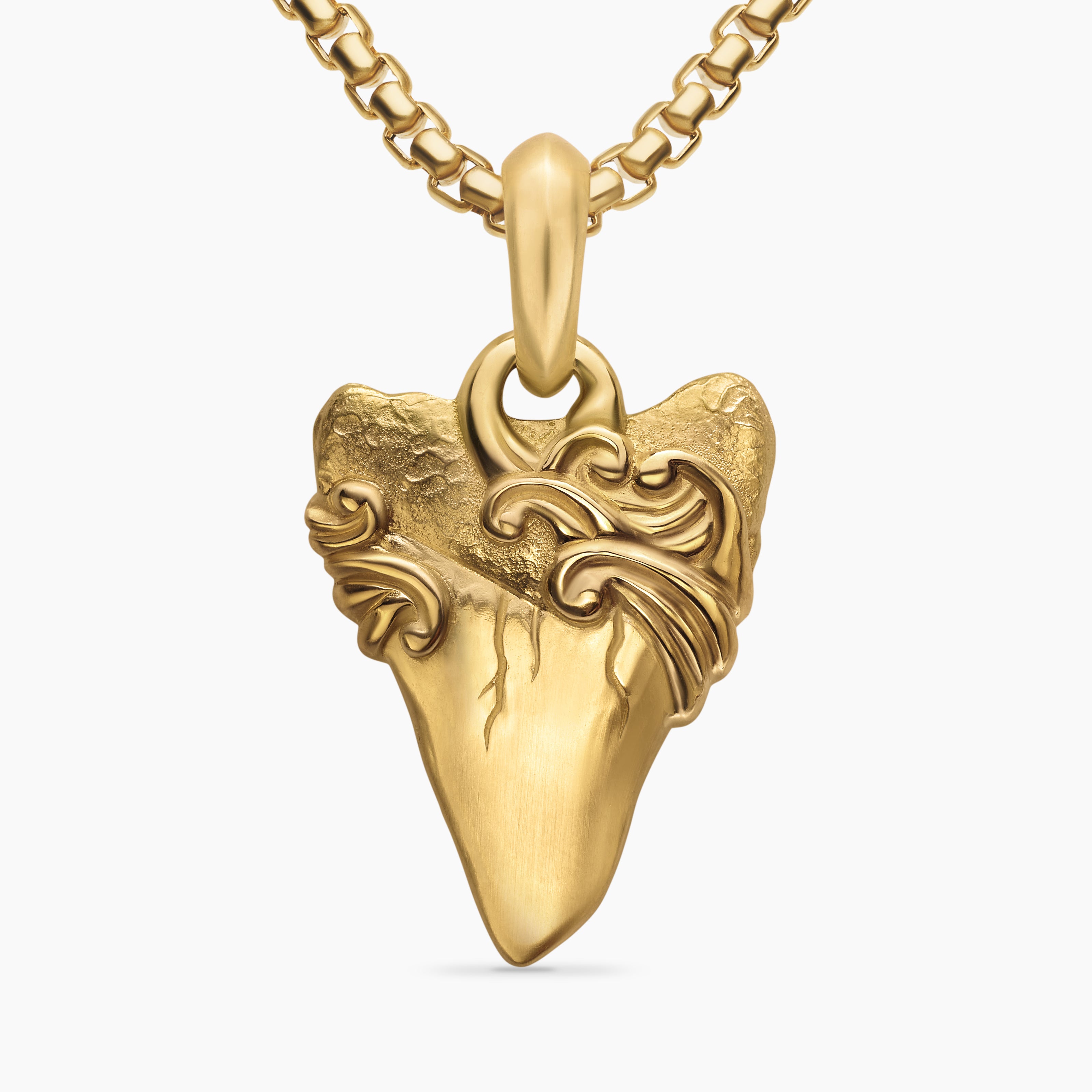 Mens Waves Shark Tooth Amulet in 18K Yellow Gold, 25mm