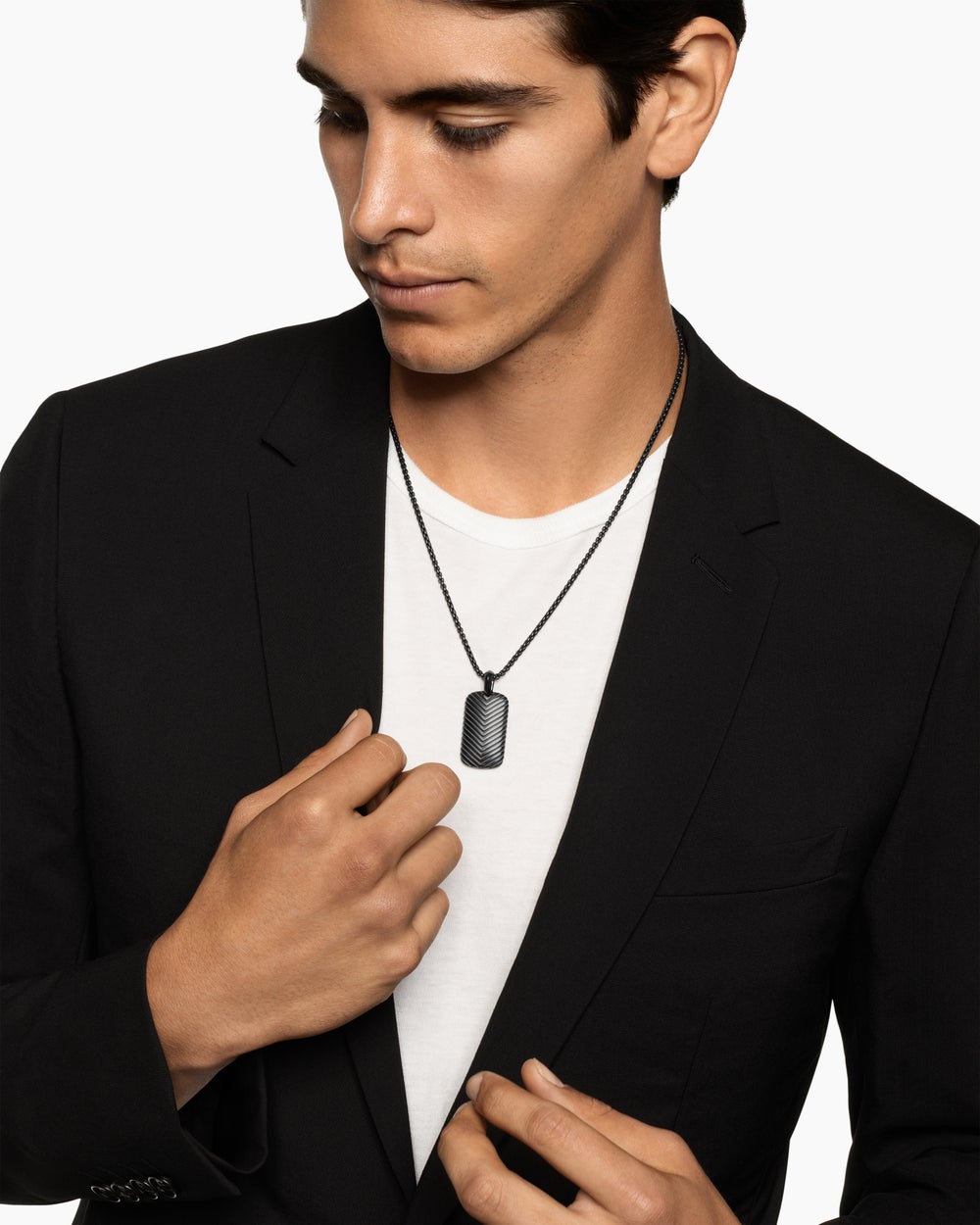 Médaille Chevron en titane noir, 34 mm homme