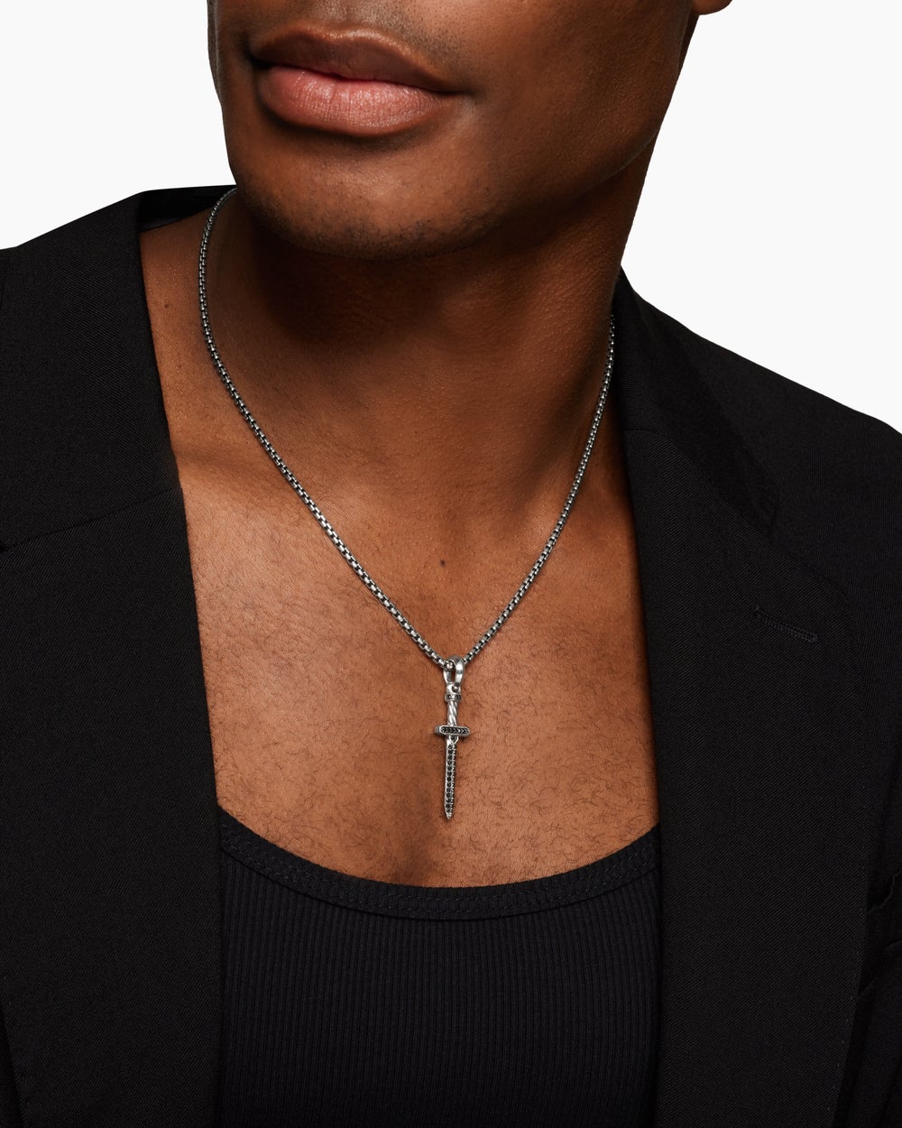 Amulette épée en pavé en argent sterling avec diamants noirs, 41,3 mm hommes