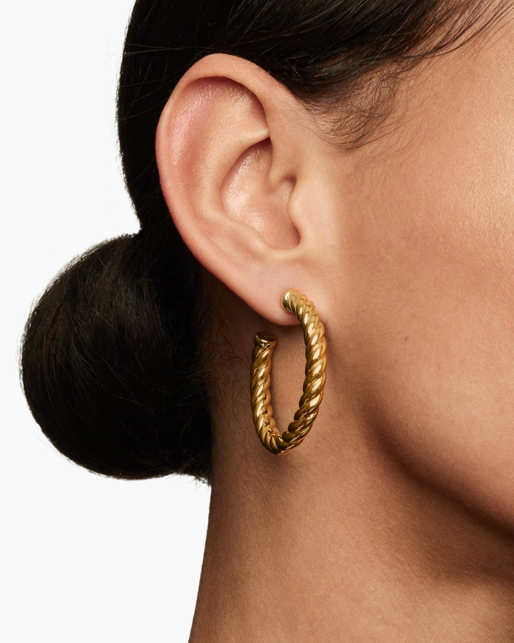 Womens Sculpted Cable Hoop Earrings in 18K Yellow Gold, 40mm
