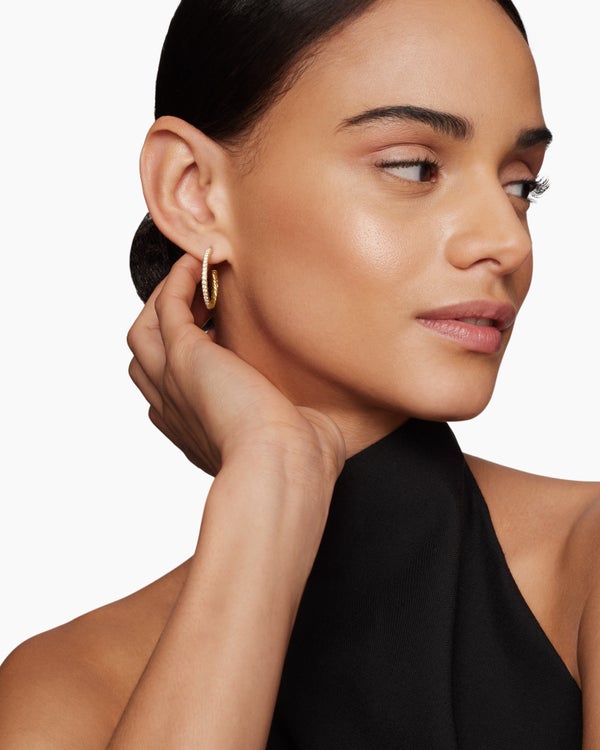 Créoles à pavé en or jaune 18 carats avec diamants, 25,4 mm