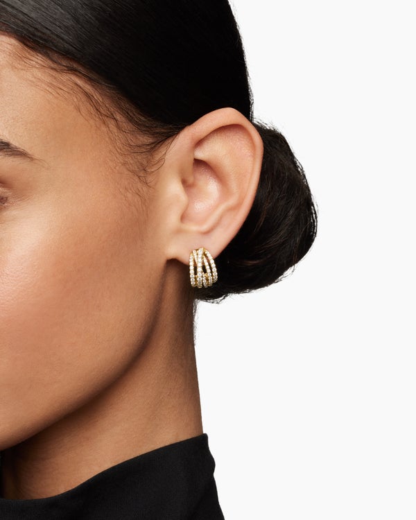 Boucles d'oreilles torsadées pavées Crossover en or jaune 18 carats avec diamants, 15,8 mm