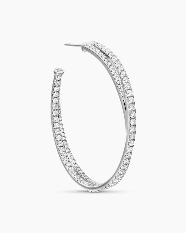 Créoles Crossover à pavé en or blanc 18 carats avec diamants, 1,75 po