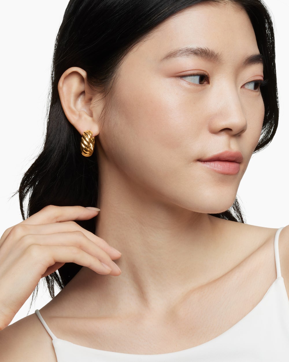 Womens Sculpted Cable Hoop Earrings in 18K Yellow Gold, 25mm
