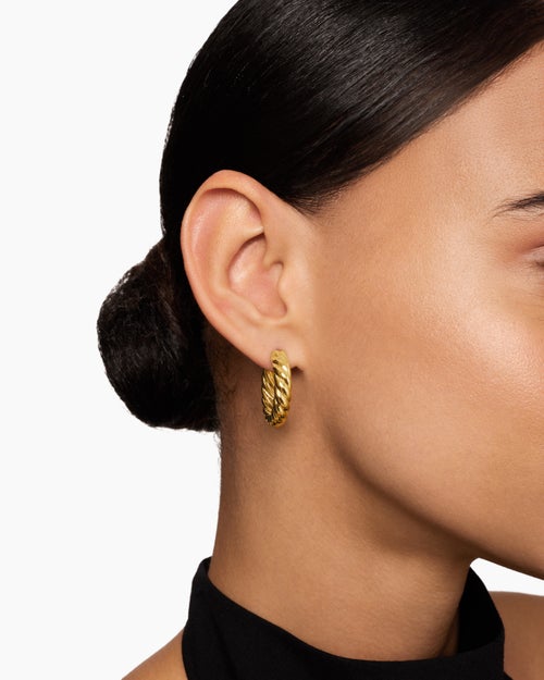 Womens Sculpted Cable Hoop Earrings in 18ct Yellow Gold, 25.4mm