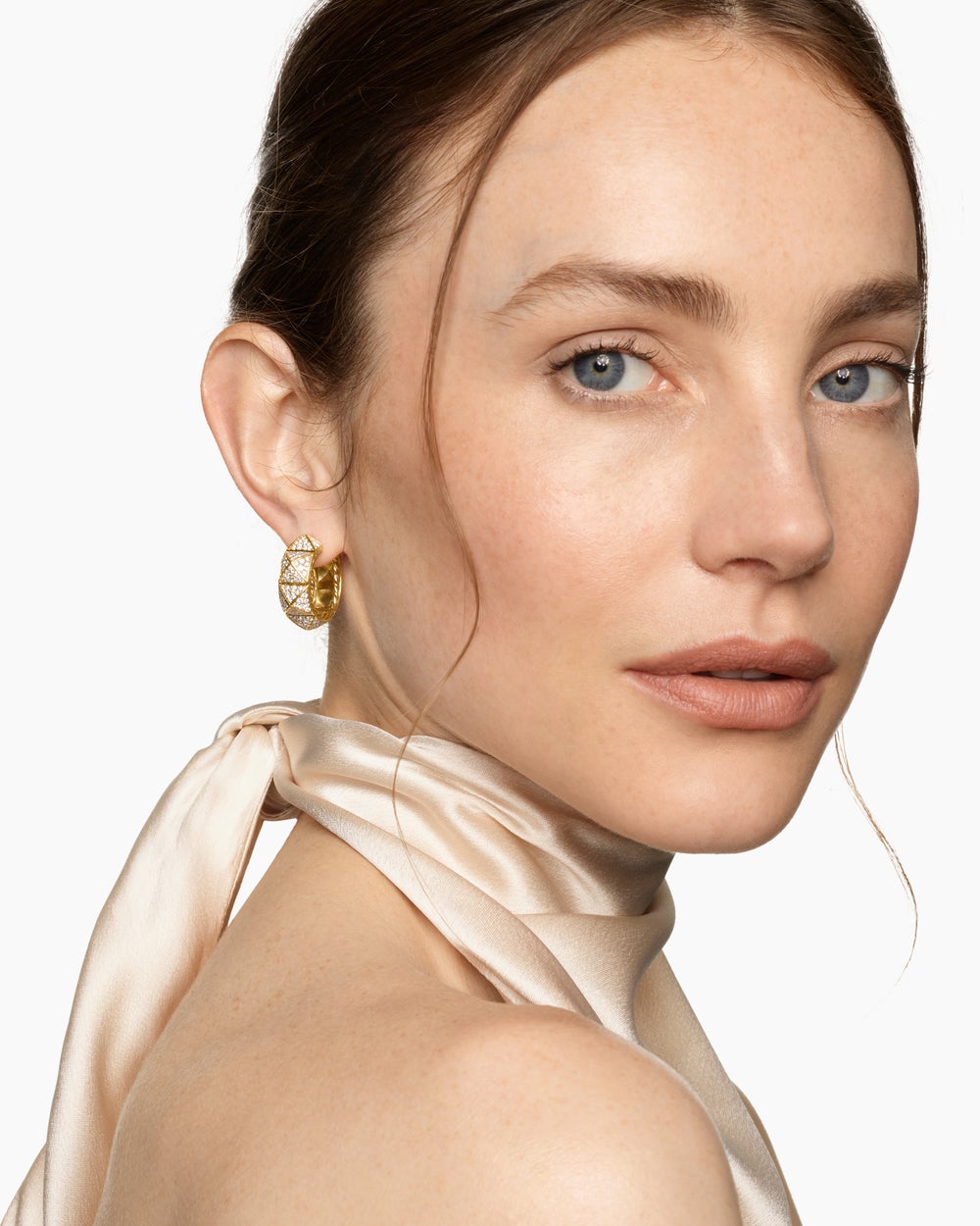 Womens Pyramid Hoop Earrings in 18K Yellow Gold with Diamonds, 23.9mm