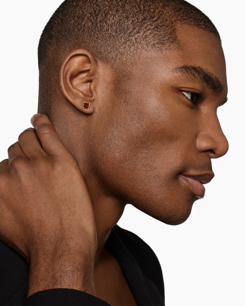 Mens Pyramid Stud Earring in 18K Yellow Gold with Garnet, 6.6mm