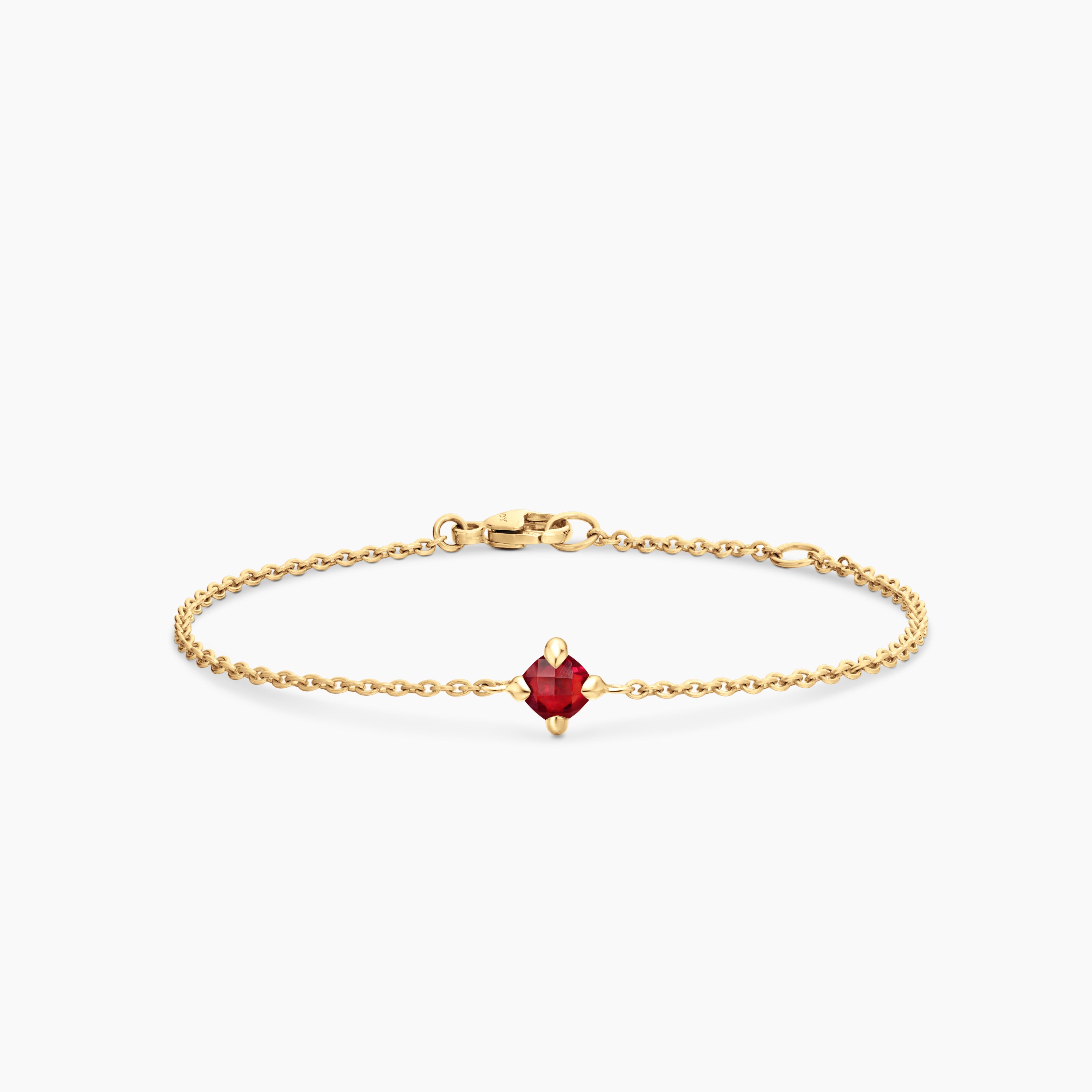 Chatelaine&reg; Teen Bracelet in 18K Yellow Gold with Garnet, 4mm