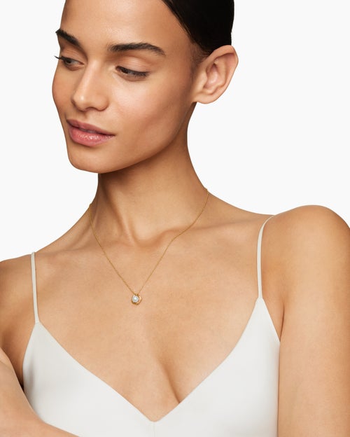 Womens Infinity Pendant Necklace in 18ct Yellow Gold with Pearl, 10mm