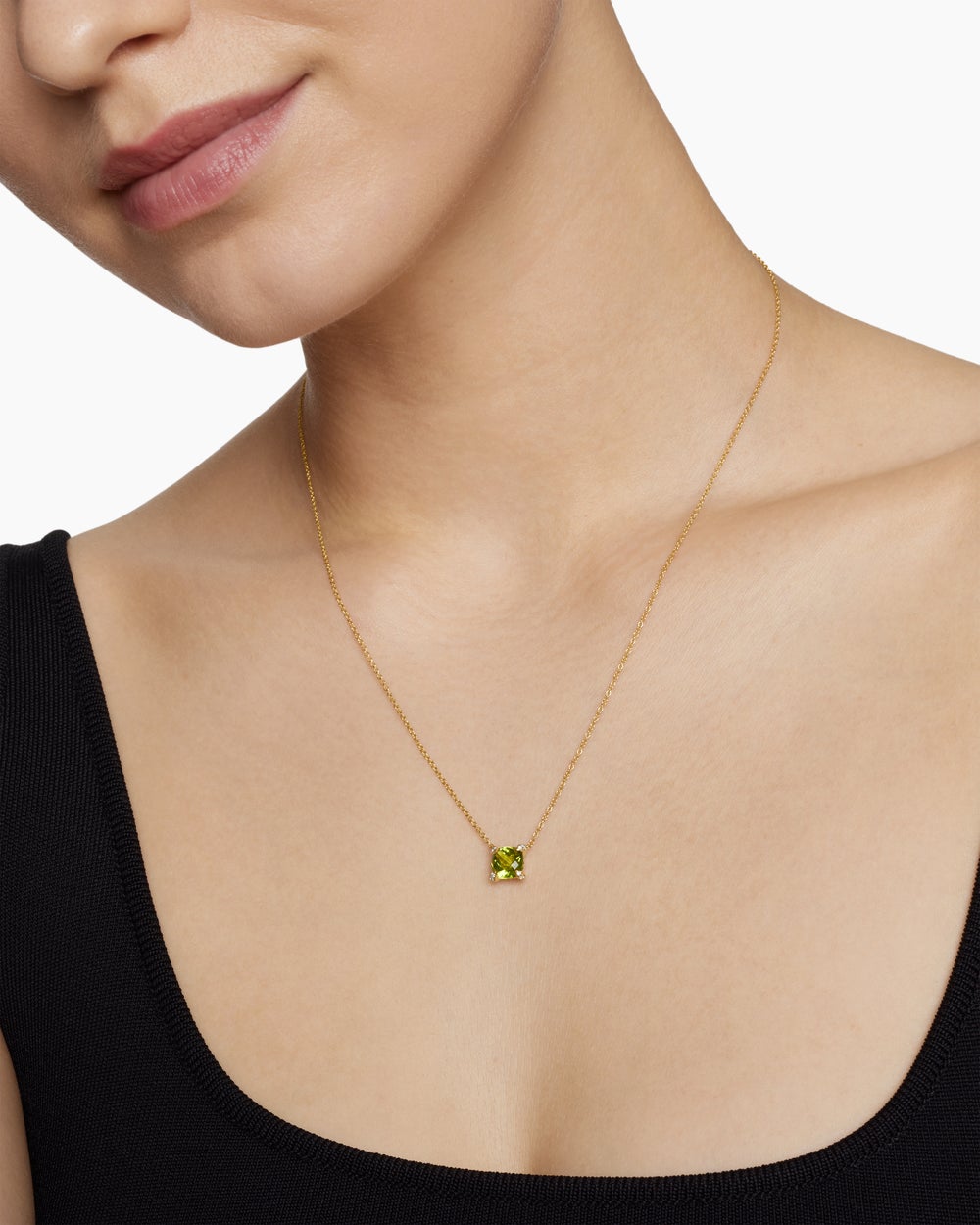 Womens Petite Chatelaine® Pendant Necklace in 18ct Yellow Gold with Peridot and Diamonds, 7mm